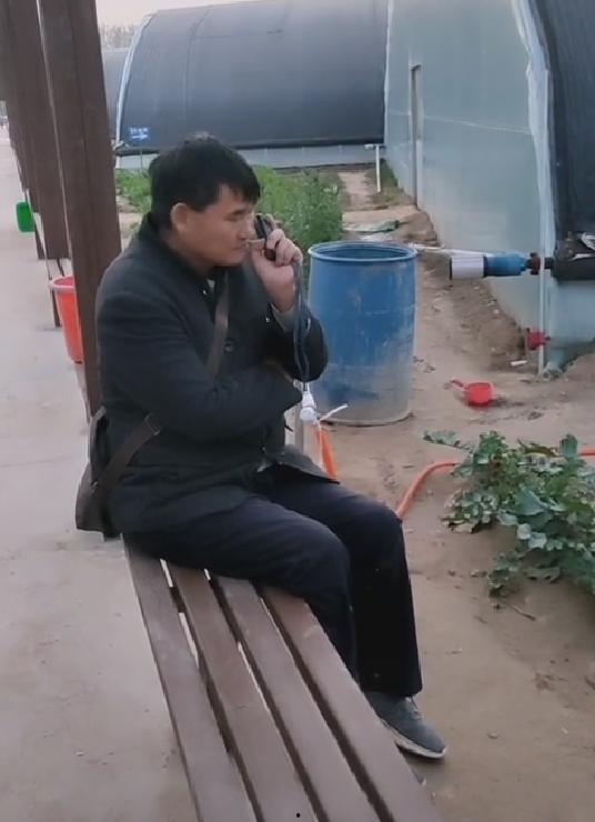 大衣哥被爆料绯闻视频,真相与争议并存  第3张