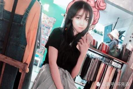 小团团吃鸡被爆料视频,真实游戏瞬间引发网友热议 第2张 小团团吃鸡被爆料视频,真实游戏瞬间引发网友热议 第2张