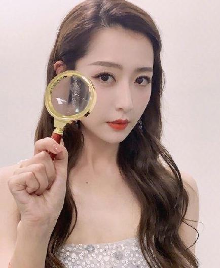 娱乐圈爆料白冰,娱乐圈新恋情引发热议