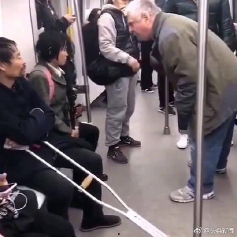 乞讨大爷爆料视频在线观看,视频爆料引发社会关注  第2张